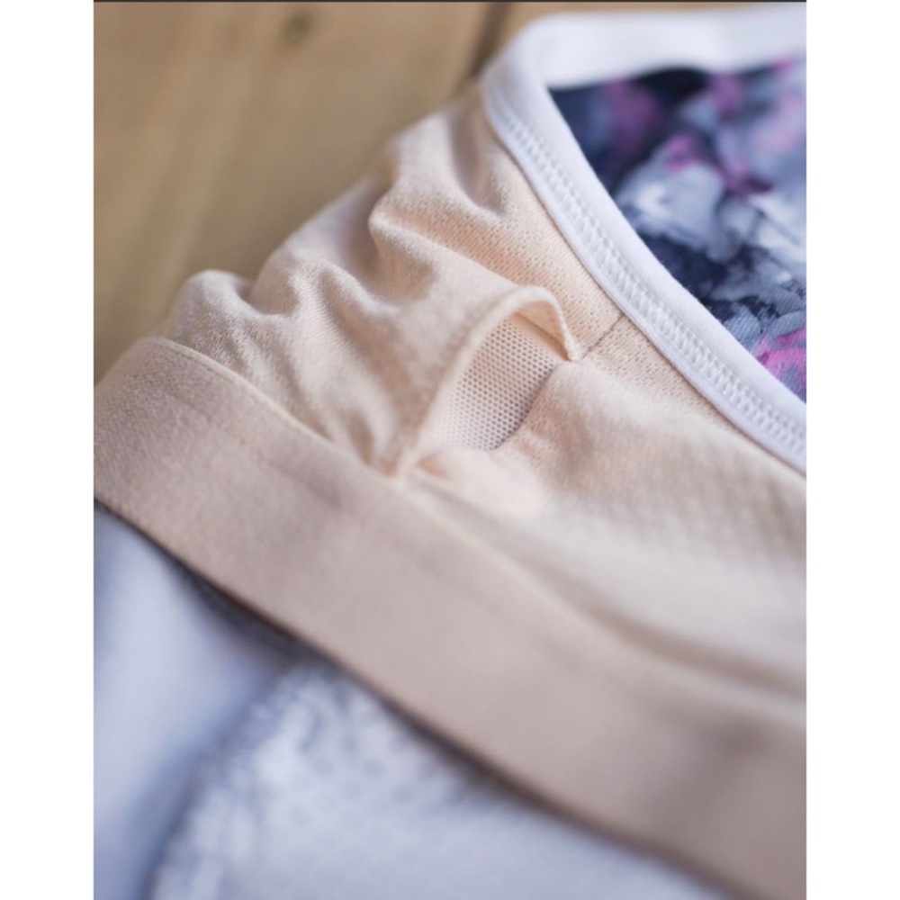 Lululemon Crossback Tank Moody Mirage White Deep Navy / White 8 - Picture 8 of 11